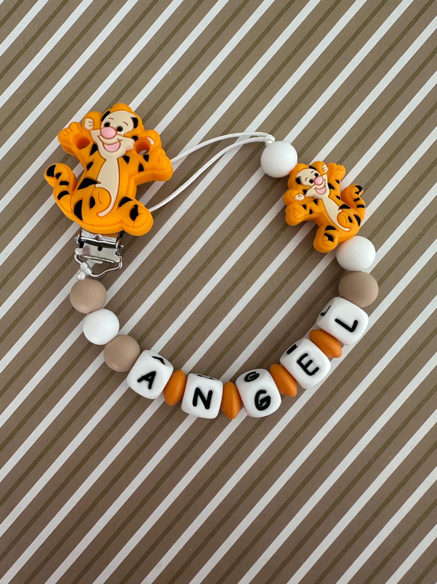Chupetero Personalizado Tigger para Bebé – Silicona Segura y Libre de BPA