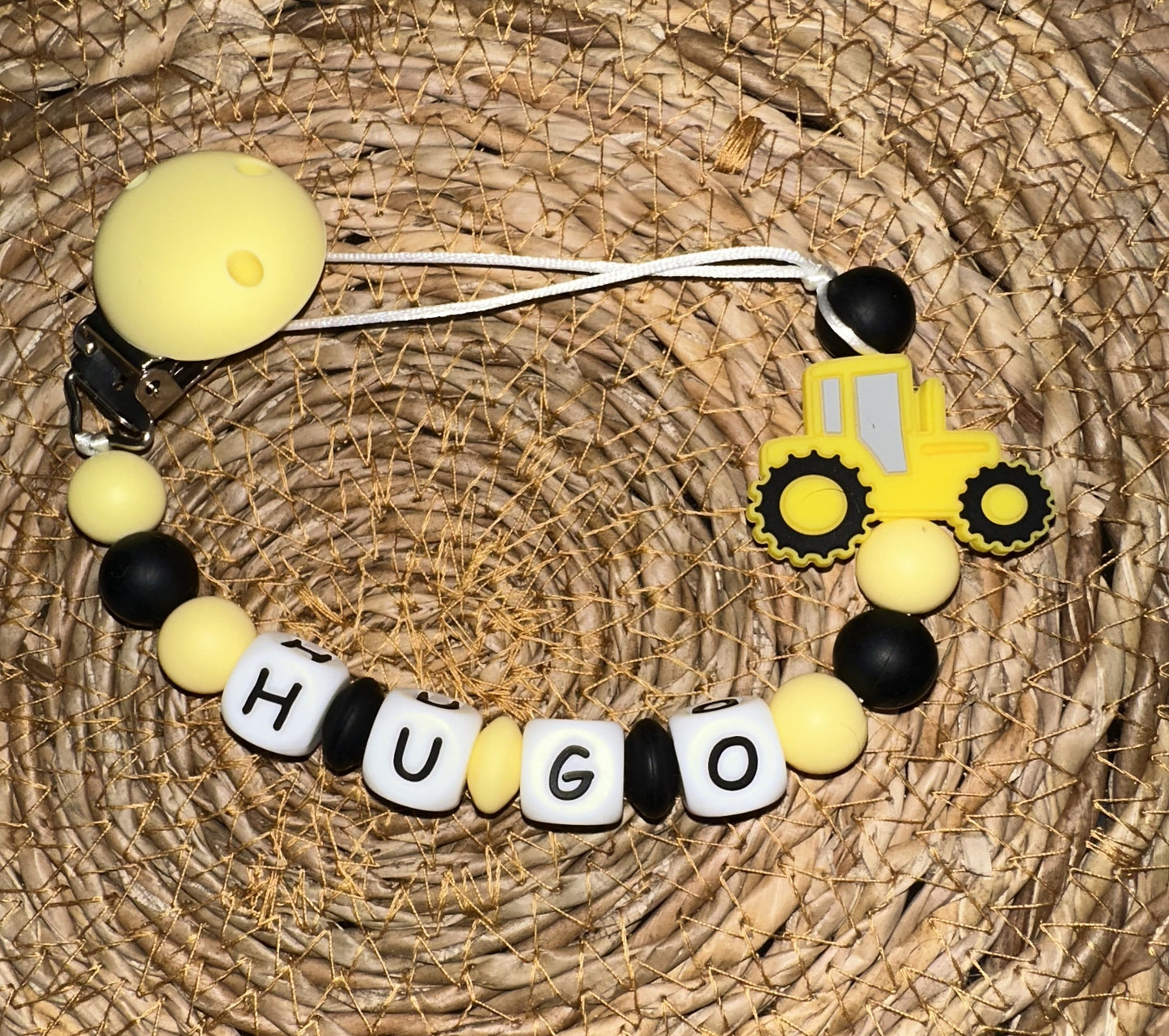 Chupetero Personalizado Tractor Amarillo para Bebé – Silicona Segura y Libre de BPA