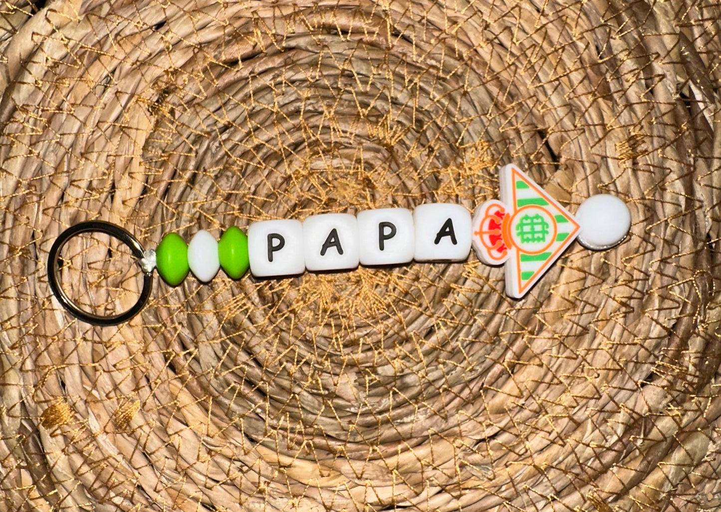 Llavero Personalizado Betis – Silicona Segura, Resistente y Libre de BPA