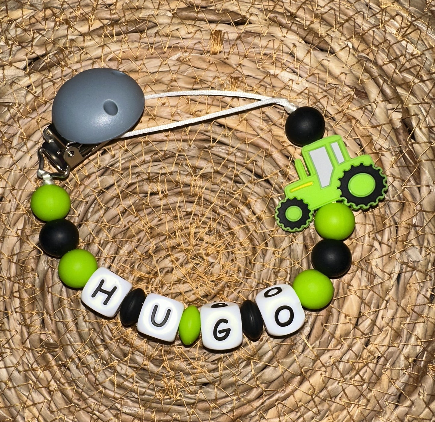 Chupetero Personalizado Tractor Verde para Bebé – Silicona Segura y Libre de BPA